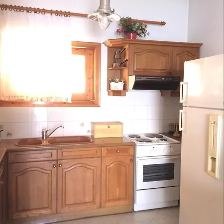 Traditional Maisonette House On The Sea Shore 別荘 デルヴェニ