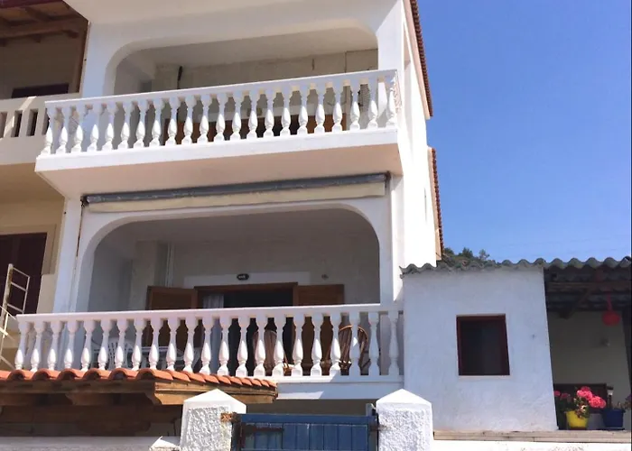 Tatil Evi Traditional Maisonette House On The Sea Shore